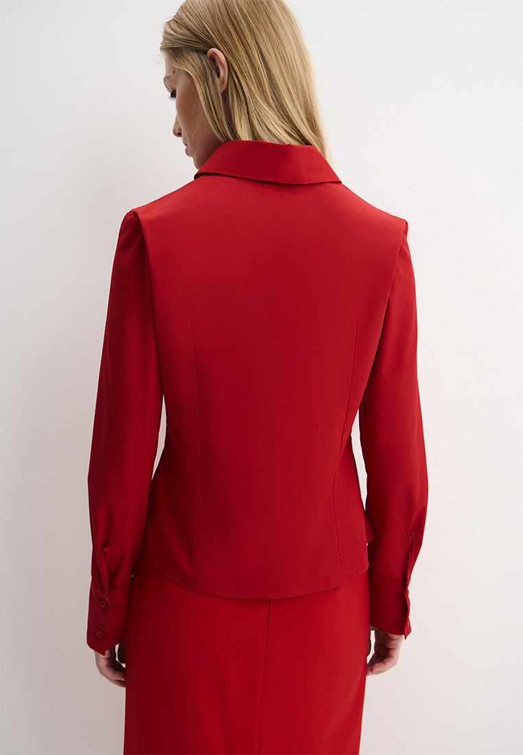 Рубашка приталенная с вышивкой (Красный)